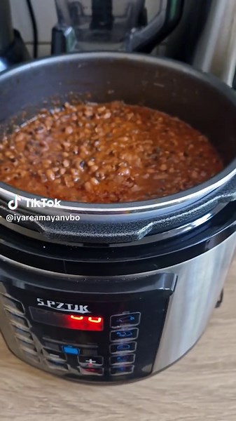 Essential Kitchen Must-Haves: Pressure Cooker Benefits