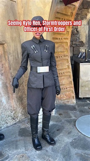 Hollywood Studios - Seeing Kylo Ren, Stormtroopers and First Order Officer. #stormtrooper #starwars