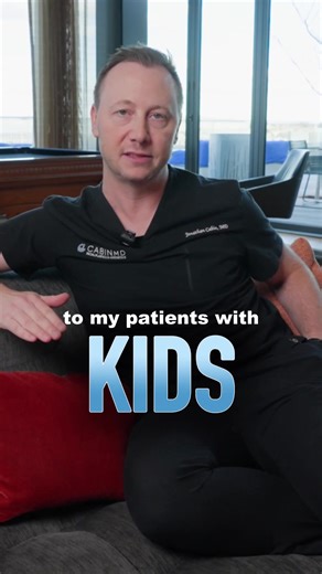 I see a ton of patients who have children at home. And for these patients, recovery planning deserves extra thought. ⠀⠀⠀⠀⠀⠀⠀⠀⠀ Over time, I've realized that there are two important things to consider when undergoing surgery. ⠀⠀⠀⠀⠀⠀⠀⠀⠀ First is where you recover. Especially with young children, spending the first few days away from home can give you the quiet space you need to rest and heal. ⠀⠀⠀⠀⠀⠀⠀⠀⠀ Second is how children experience seeing a parent after surgery. Bruising, swelling, and bandage