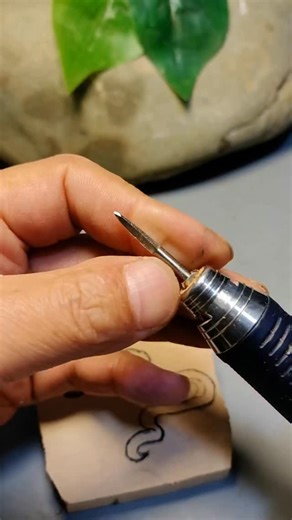 A Q Creator on Instagram: "How to Carve A Flower 🌸 on Simple Wood With Dremel ✨ Dremel Wood Carving Art ✨ #woodwork #woodcarving #carving"