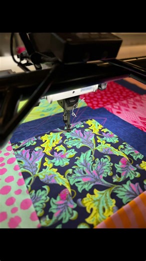 Layer Cake Tumble #patchwork #quilt #quiltersofyoutube #tulapink #fatquartershop