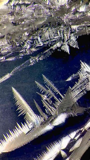 Turning salt into metal - Under the microscope