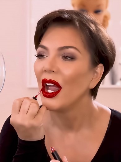 Kris Jenner Makeup Transformation: Celebrity Techniques & Inspo
