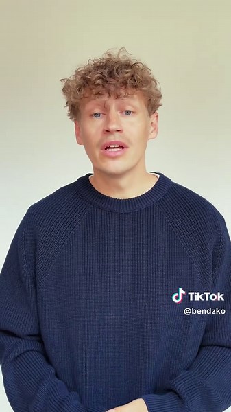 In einer idealen Welt würde man denselben Fehler kein zweites Mal machen. Problem ist nur: Wir leben nicht in einer idealen Welt. Deshalb könnte es gut sein, dass ich meine souverän schon 2–100 Mal wiederholt habe. Aber ganz ehrlich – mittlerweile kann ich darüber lachen. Alles hat eben seine Zeit. Man lernt seine Lektionen immer dann, wenn man wirklich bereit dafür ist. #musicmonday #diesesmal #fyp #explore 🎹 @saschahuenermund ❤️