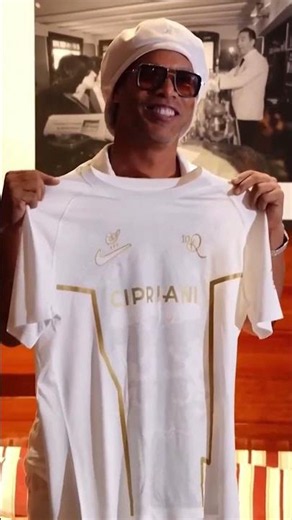 Ronaldinho Unveiled At Italian Third-tier Club Ravenna