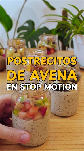 Marco Lanzoni on Instagram: "Postrecitos de avena en Stop Motion. De la colección de #animandorecetas. Una base muy sencillita de avena con leche, semillas de chía, yogur y miel que podes reinventar con las frutas y frutos secos que gustes para un desayuno completo y saludable. Lo hice para una famosa marca de supermercados y nunca lo compartí, pero a lo mejor te lo cruzaste por la calle en las pantallas de sus locales ✨ #stopmotion #animacion #receta #avena #desayuno #plantas"