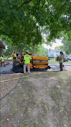 Should I Use Asphalt or Concrete For My Driveway? What is the best Surface For My Driveway?