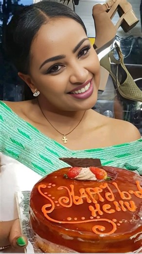 ሄሉ እንኩዋን ተወለድሽ #artist #helen #ethiopianartist #birthday #love