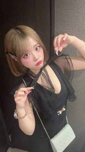 雰囲気いつもと違うけどどこが違うか当ててみてーーー！🎵 📍黒崎 elf (エルフ) #黒崎ラウンジ #北九州 #キャバ #黒崎 #福岡