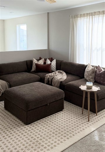 Warm brown tones taking over 🤎 The Bella Sectional Sofa in Mocha Brown Linen, perfectly styled by @chels #livingroominspo #livingroom #sofa #neutralhome #homeinteriors