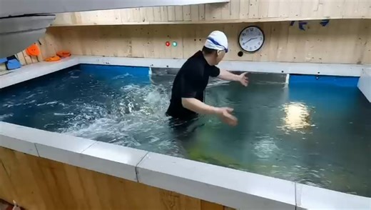 智能可调速游泳训练机：让你享受个性化的游泳体验