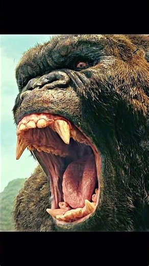 Reptilian predator creatures the Skullcrawlers attack Kong.#story #kongskullisland #movie #shorts