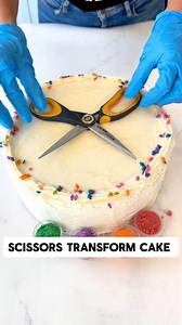 Scissors transform cake 🎬 This video was produced by Network Media and Juliette Electrique | Flavor Blender
