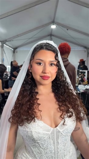 💍 LA NOVIA DEL AÑO 😱 en el Super Bowl con Bad Bunny 🐰 La novia, Elly Bean, compartió un mensaje lleno de emoción en sus redes, agradeciendo el momento épico junto a su ahora marido Tommy Wolter 💘 | ESTACION 40