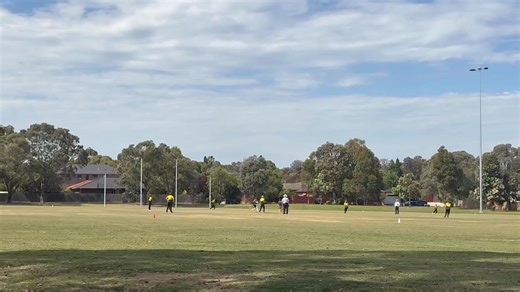 VMCU Junior Carnival Round 3 results of the teams that our FTGCC junior players are representing in…. 🧢 U12s J Browne Plate 🧢 FTGDCA 3/174 defeated RDCA 5/170 Ronav Gupta 1/22 off 6 🧢 U14s Girls J Savage Shield 🧢 FTGDCA 10/100 lost to ECA 7/252 Rebecca Lee 1/16 off 3 🧢 U16s K MacKay Cup 🧢 FTGDCA 9/207 defeated DDCA 6/194 🏏 Noah Lavale 46 & Noah L 2/27 off 8 📸 Video of U14 Rebecca Lee getting her first wicket of the carnival (sent in by Colleen) Well done all. BA #512 🏏 | Ferntree Gully 