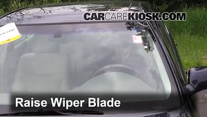 Front Windshield Wiper Blade Change: 2004 Lexus ES330 3.3L V6