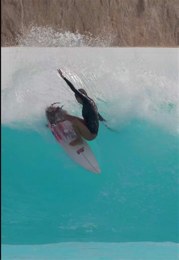 Saudi Arabia wave pool!! 🤍 #surf #surfergirl #redseaproject #sauidarabia #fyp