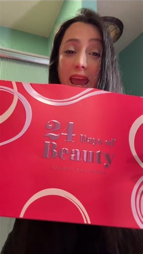 Dani Day on Instagram: "On the 8th day of Christmas, Ulta’s 24 Days of Beauty Advent Calendar gave to me — My absolute favorite hydrating moisturizer: Tatcha’s Super Plumping, Pore-Minimizing Water Cream 💙✨ I squealed when I opened this one because Tatcha is that brand for gentle, luxurious, skin-loving hydration. Their formulas use high-quality, nutrient-dense ingredients sourced from Japan — and you can feel the difference the moment it touches your skin. This Water Cream is everything: ✨ Oil