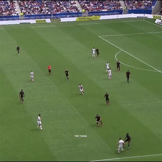 the art of tiki taka #football #soccer #tikitaka