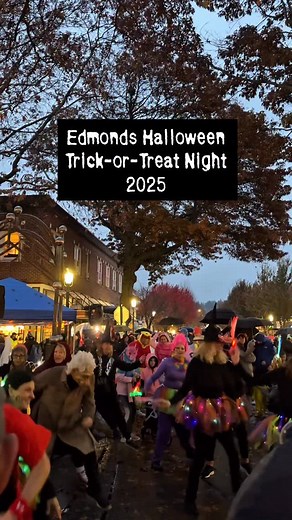 9.3K views · 1.1K reactions |  What a night in Downtown Edmonds!...