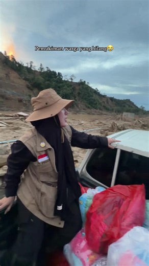 SHELLA SAUKIA (@shellasaukia)’s videos with suara asli - musik tenang - instrumen sedih