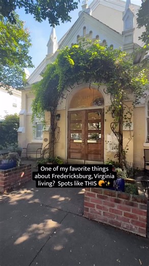 This is why people love living in Downtown Fredericksburg, VA 🏡✨ It’s not just the homes — it’s the local gems like Eileen’s Bakery that make this area special. Fresh baked treats, small-town charm, and a downtown that actually feels like a community 🤍 This is the lifestyle buyers don’t always think about when house hunting — but once you experience it, you get it. 📍Thinking about living in or moving to Fredericksburg, VA? Comment “DOWNTOWN” and I’ll send you my local guide with the best spot