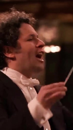 Gustavo Dudamel Beethoven: Symphony No. 9 - Mvmt 4
