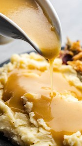 112K views · 2.2K reactions | Make gravy of any kind in this easy-to-follow guide for using broths, stocks, or pan drippings to make perfectly delicious homemade gravy. It only takes 10 minutes! https://thestayathomechef.com/how-to-make-gravy/ | The Stay At Home Chef | Facebook