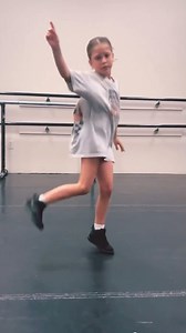 Nixie Vance ♡ on Instagram: "Loving this 🔥 combo by @raegan18 #dance #dancer #dancers #dancersofinsta #dancersofig #dancersofinstagram #danceislife #dancelife #dancelove #clubdanceit #clubdance #hiphop #hiphopdance #hiphopdancer"