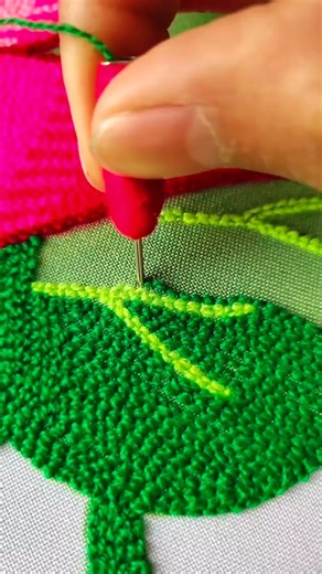 Punch needle embroidery that's impossibly detailed #handmade #art #satisfying