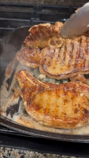 Pan Grilled Pork Chops #easyrecipe #grilled