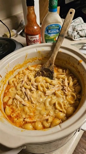 Spicy Buffalo Chicken Pasta Recipe: Quick & Creamy Dinner