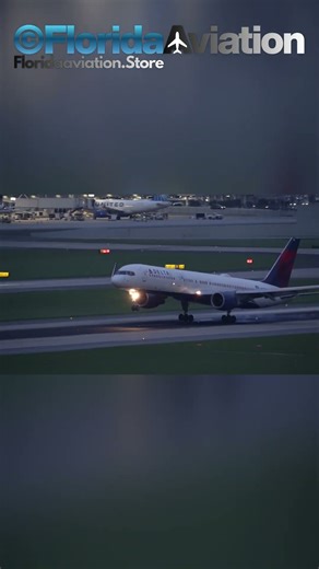 Boeing 757 Night Landing at the World’s Busiest Airport Atlanta ATL – Plane Spotting