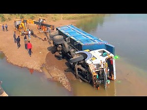 Top 30 Idiot Truck Driver Fails of 2025 – Shocking Crashes, Instant Karma & Dashcam Moments