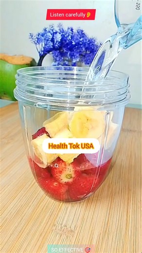 😱 Simple three ingredients smoothie 🍓🍌🥥 #usa #america #newyork