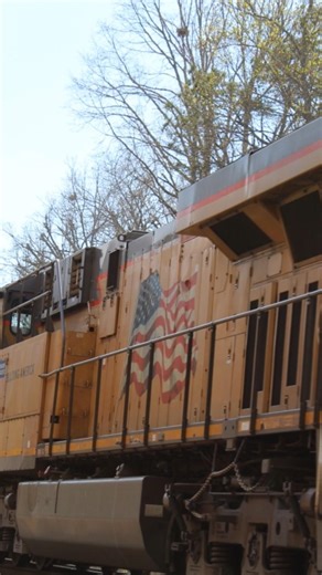 NS ES44AC leads 152 with a Union Pacific C45ACCTE DPU!