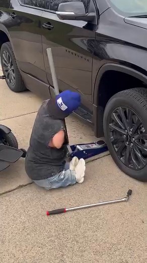 Check out how OnStar contributes to #DisabilityInclusion. How do you use your myChevrolet mobile app? #BetterNeverStops Look World No Hands Chevrolet | OnStar
