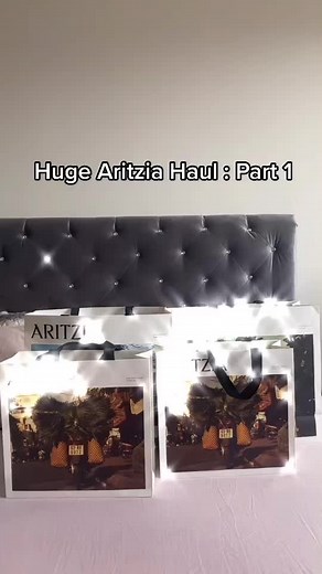 This is my favourite clothing store if you guys can’t tell 😋 🤍✨ #aritziahaul #aritzia #haul #foryoupage #foryou #clothinghaul #shoppinghaul #toronto