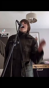 Every Oasis fan warming up tonight 📹 @oasis.960 | Oasis Mania Fanpage