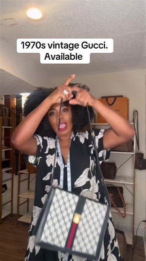 Authentic vintage Gucci #fendi #gucci #vintagegucci #roshedesign #onthisday