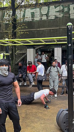 Street workout reaction 🔥🥷🏾🧠🦍#motivation #workout #street #paris #bercy #🦁 #shot | brise