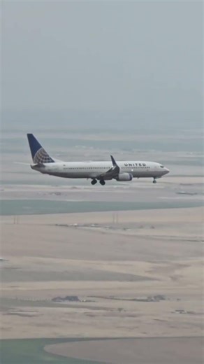 737 on approach in Denver.