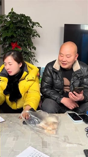 Hilarious Couple Moments - Bad Behavior in Action