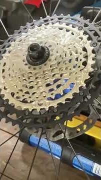 How to replace a 12-speed mountain bike cassette 🚴‍♂️🔧