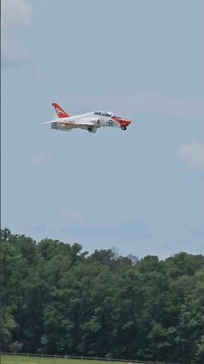 MD T-45C Goshawk trainer #Jet touch and go. #planespotting #militaryaircraft #Aviation #navy