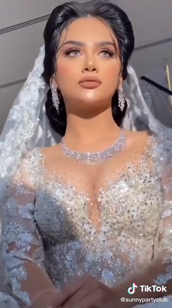 🎶✨Such a beautiful bride💋 in such a luxury wedding dress 👗💃🥰#DidYouYawn #sexylady #bustylady #busty #graceful #goodfigure #sobeautiful #young #fyp #jfyp #jfypage #jfy #charming #goodlooking #nicefigure #bridesoftiktok #beautifulbride #sexydress #eveningdress #weddingdressess #luxurydress #weddingparty #sexybride #weddinggown