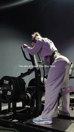 👉 Grow your Glutes.... Belt Squat Machine....