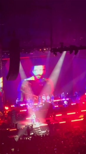 Last living souls - Gorillaz (live at Rocket Arena)