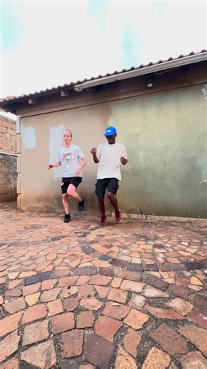 Tebza Diphehlo on Instagram: "For me private classes are more effective when learning the style. The teacher focuses on your weaknesses and convert them into strengths. I’ve trained with @raph.fecckat in few occasions and seeing her move like this makes me happy. For the next few months I won’t be travelling so if you come to SA shoot me a dm for private intensive lessons. I will be posting some programs soon. 🙌🏾🔥🔥"