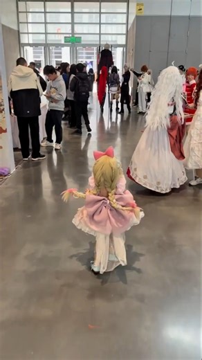 I don't know, Xu Wangang saw the Night Watchman and came running over #identityv #comicconvention